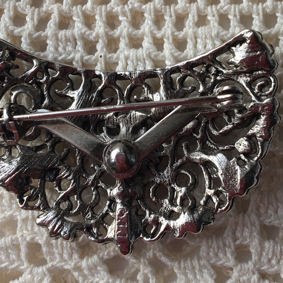 Vintage Lacework Brooch Pin - Picture 3 of 5